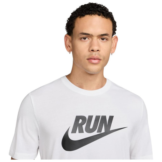 Nike Ανδρική κοντομάνικη μπλούζα Dri-Fit Swoosh Run Tee Nike Ανδρική κοντομάνικη μπλούζα Dri-Fit Swoosh Run Tee